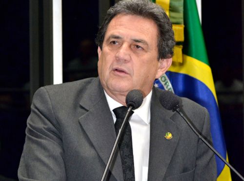 Moka crê em vitória de Luiz Henrique contra Renan no Senado  
